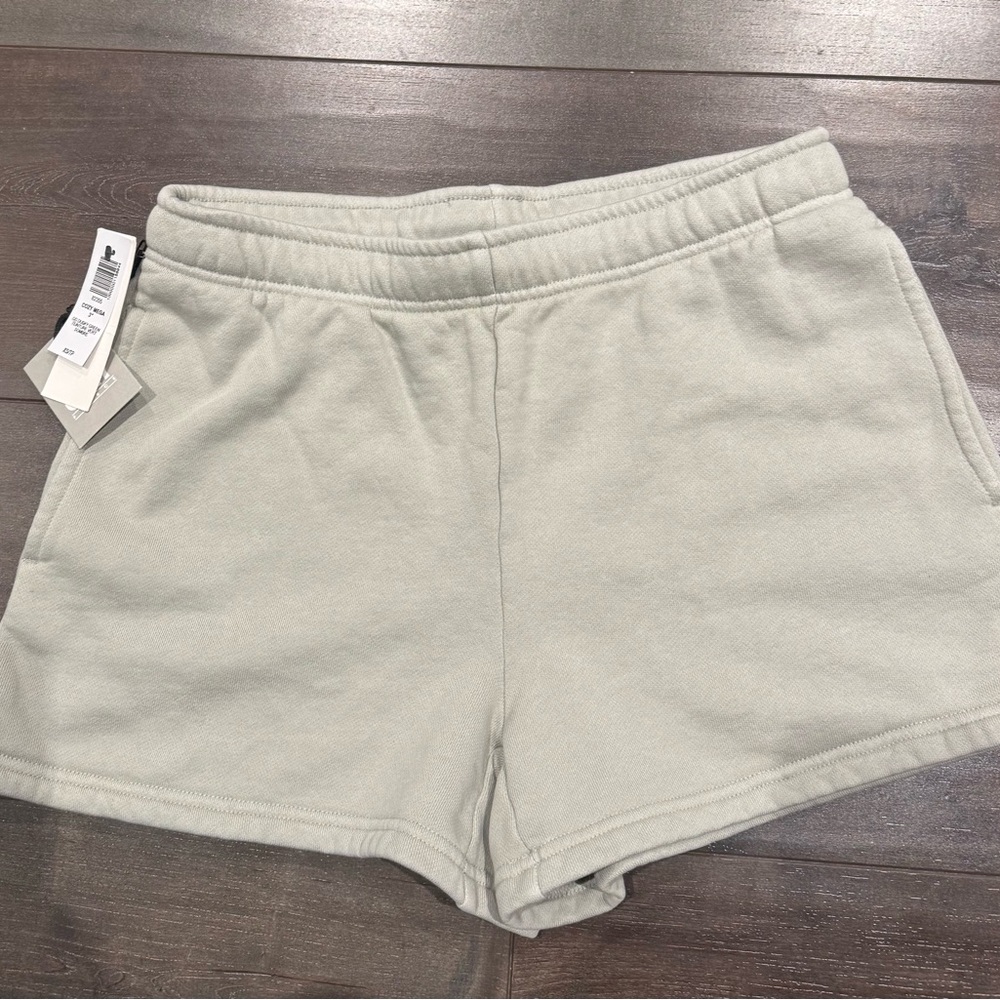 New Aritzia TNA Cozy Mega Shorts 3” XS